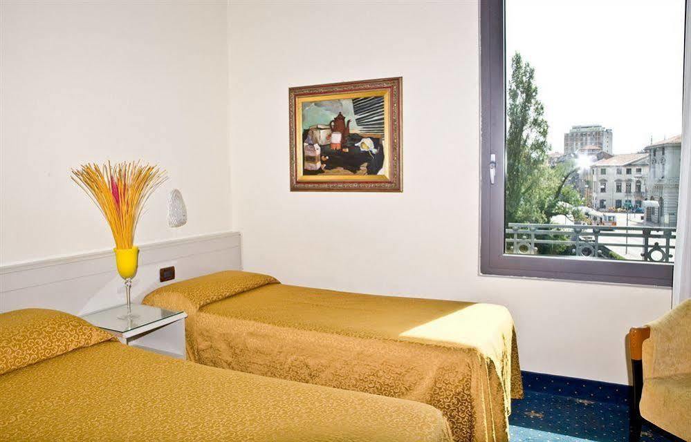 Hotel Corso Падуа Екстериор снимка